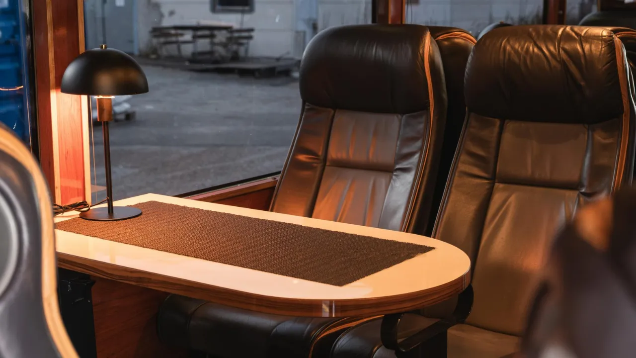 Lounge seating aboard the Bergslagsbuss Nightliner
